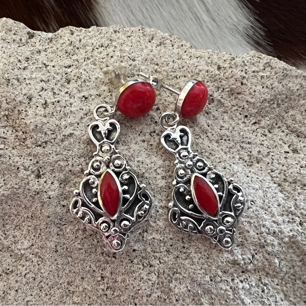 ❤️ Crushed Red Coral Ornate Filigree Bohemian Earrings Post Back Dangles 1.40”L
